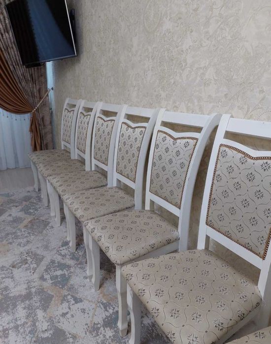 Стол со стульями