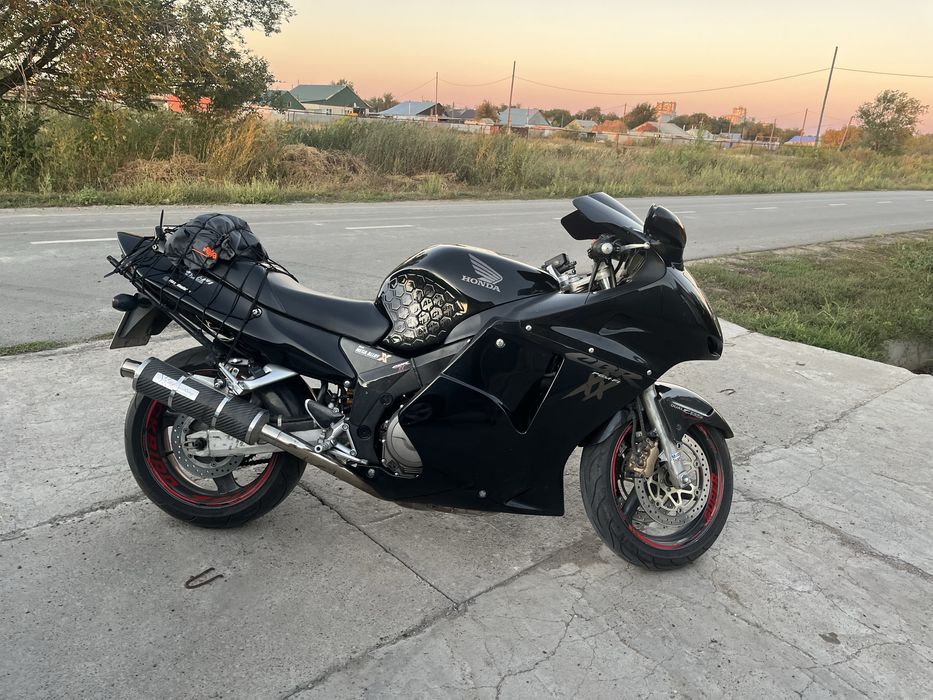 Honda CBR 1100 XX Super Blackbird