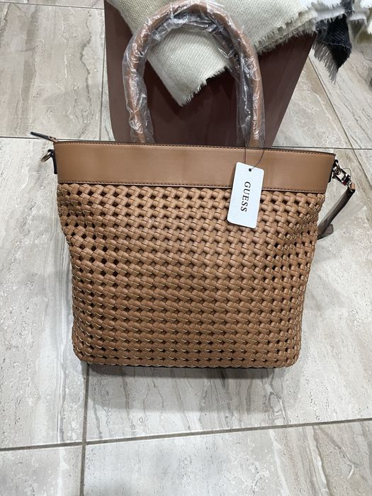 Оригинална чанта guess