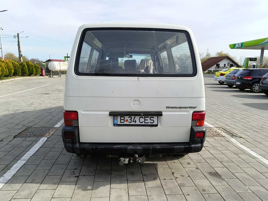 volkswagen transporter modelu lung 8+1 cu aer conditonat  duba buna