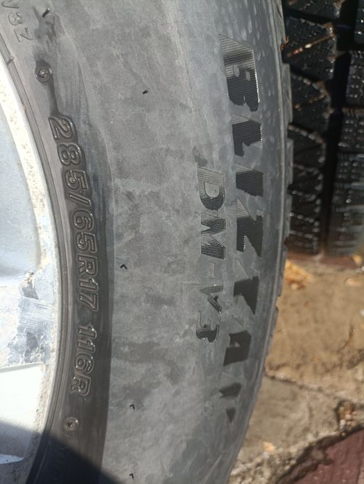 Bridgestone Blizzak DM-V3 285/65R17 с дисками