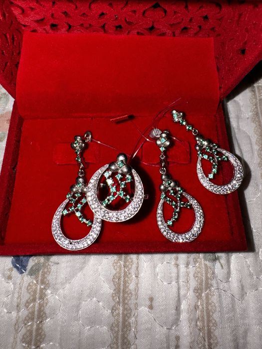 Продам новый серебряный набор