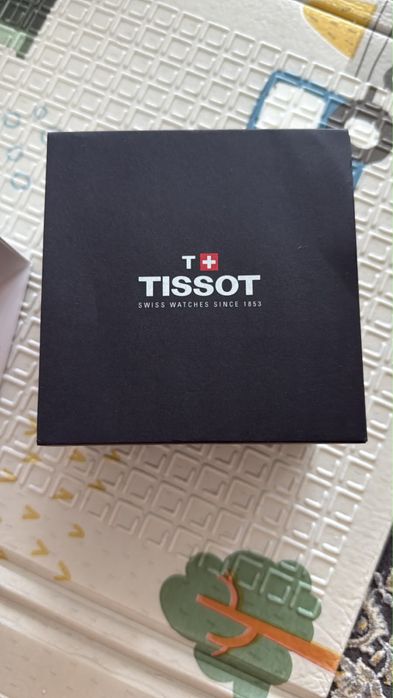 Продам новые часы.