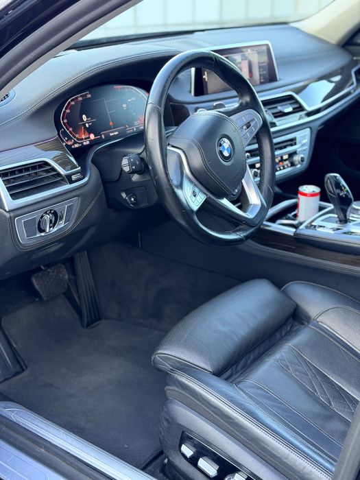 BMW seria 7 G12 facelift / 740Li / 62.000km