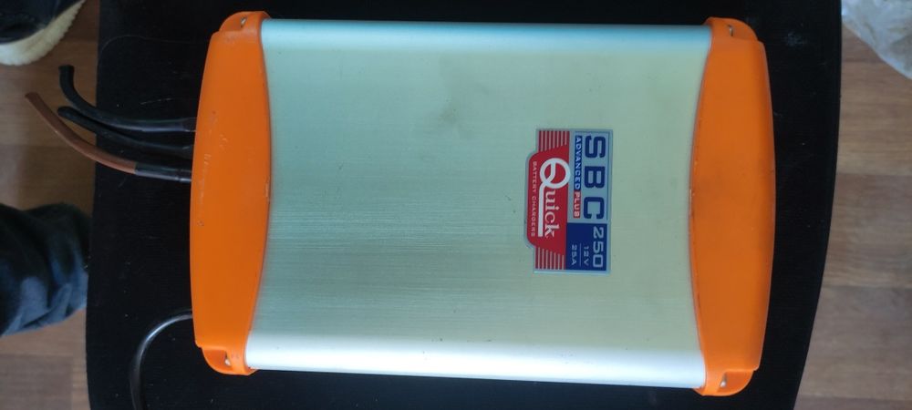 Зарядно за гелови и електролитни акумулатори 12V /25A