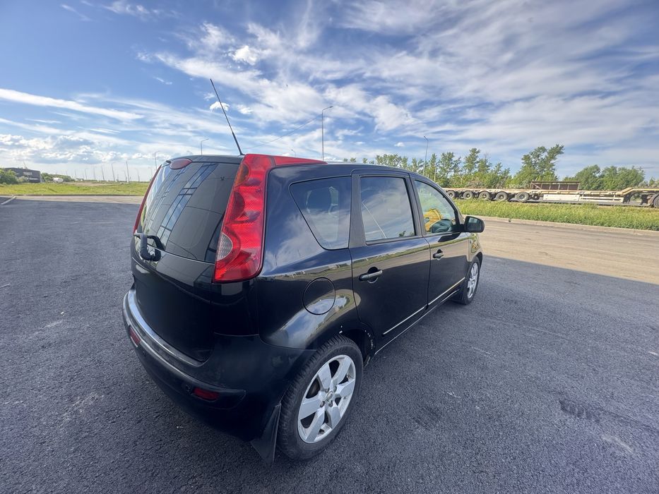 Продам машину Nissan Note
