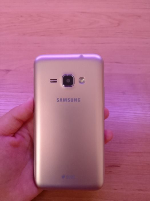 Galaxy SM J1  на запчасти