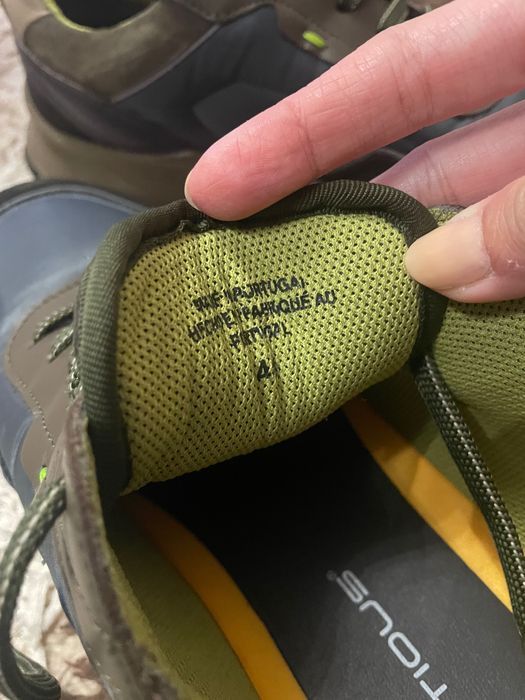 Продавам чисто нови португалски маратонки