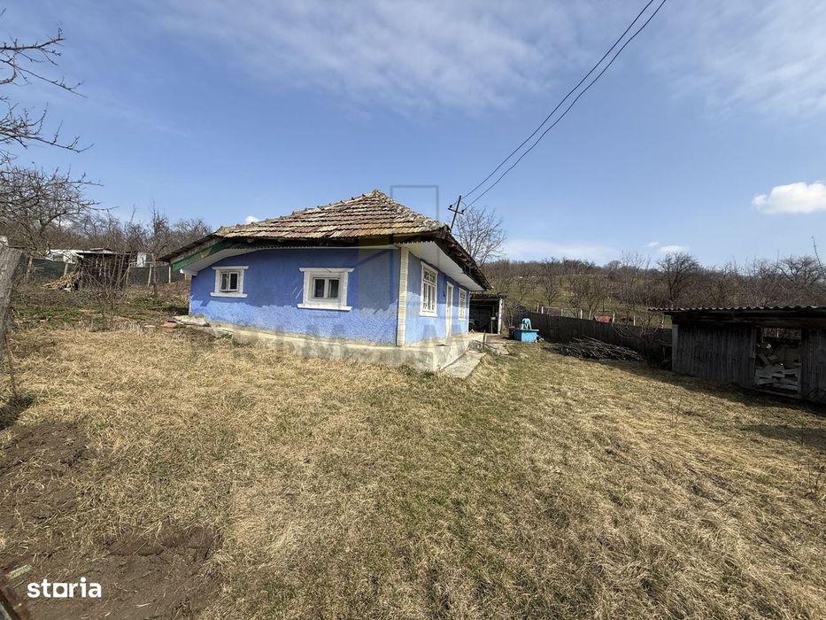 Casa batraneasca + Teren 1191 mp | Dobrovat (Iasi) | Liniste si natura