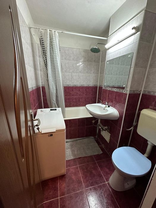 Inchiriez garsoniera Tractorul, pet friendly