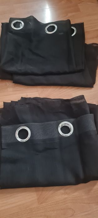 2 броя тънки черни пердета / завеси с халки