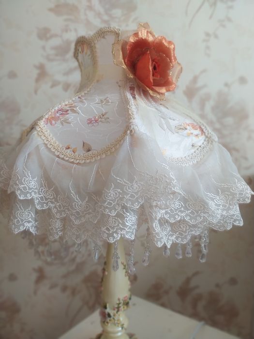 Светильник настольный