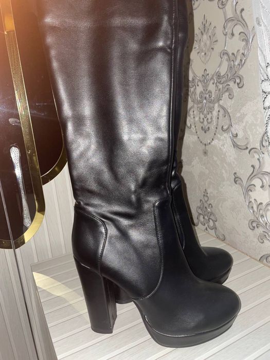 Узун баланд пошнали етик