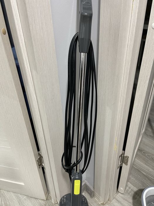 Вертикальный легкий пылесос