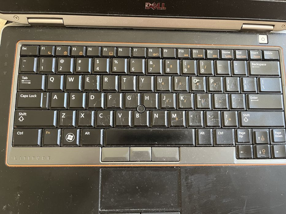 Ноутбук DELL Latitude E6330