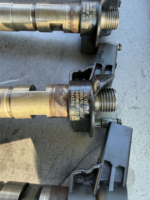 4x Injectoare audi a4 b8 2.0d 03L130277