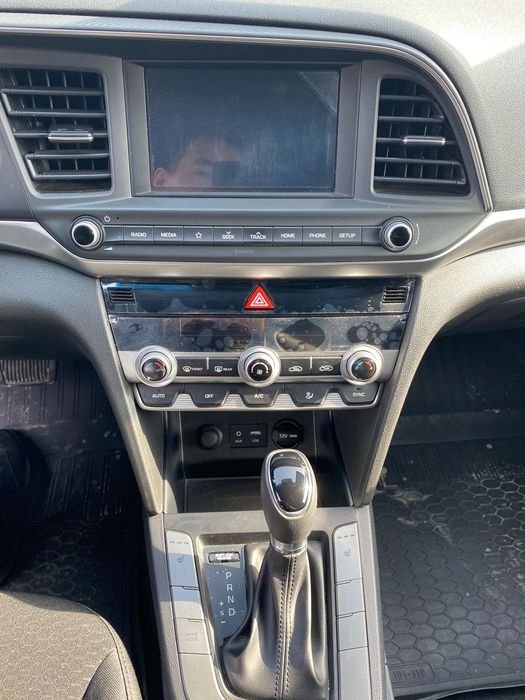 Продам срочно хундай элантра