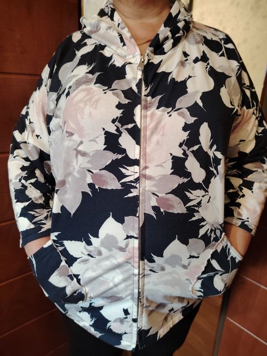 Ветровка удобная размер 56- 58.