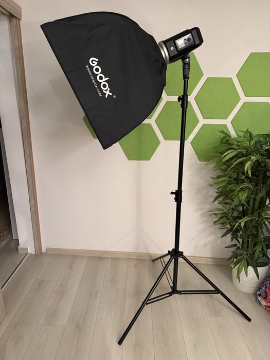 Kit complet Lampa Godox SLB60W (pe Acumulator) + Softbox 60x60 + Grid + Trepied + Cutie / Husa