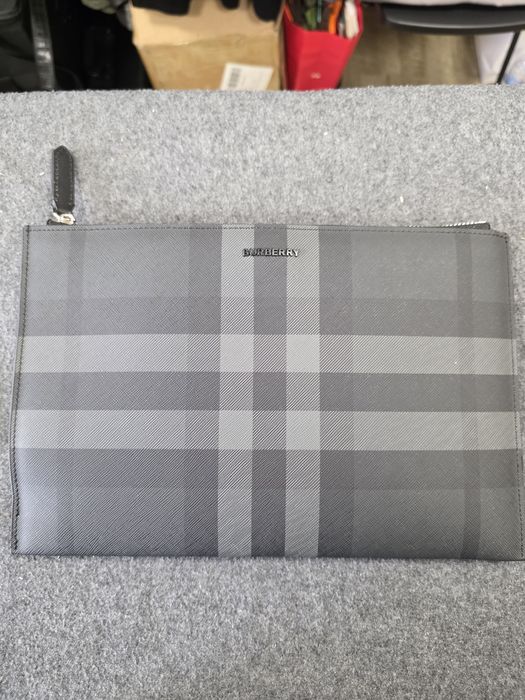 Уникално кожено портмоне BURBERRY
