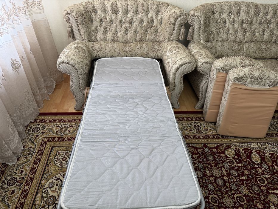 Продам диваны 3+2