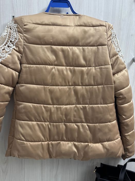 Бежово Яке с бродерия