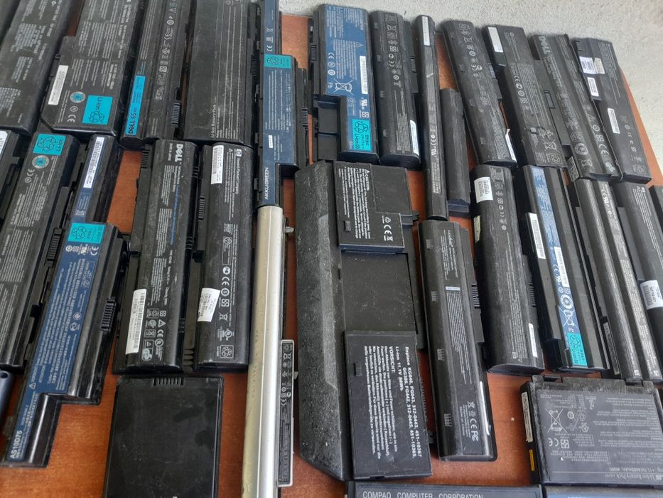 продавам батерии за лаптопи