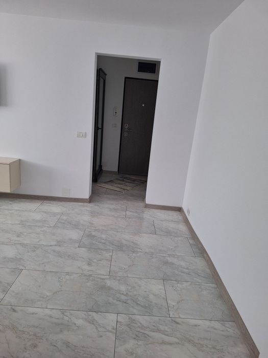 Proprietar, închiriez apartament