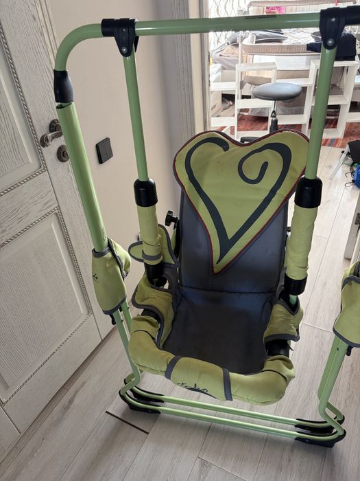 Продам детскую качелю