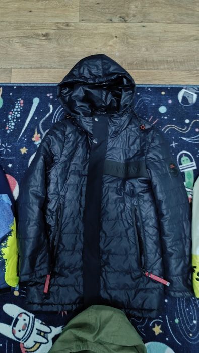 Продам детские куртки