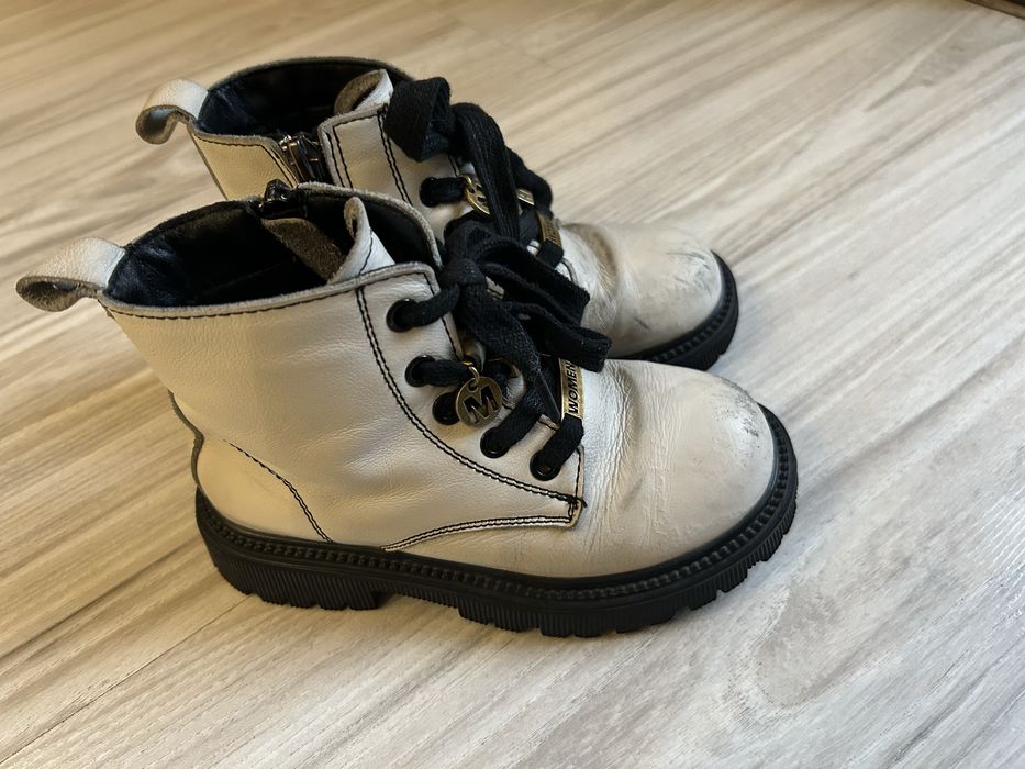 Продам ботинки на девочку