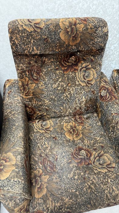 Отдам даром кресло диван