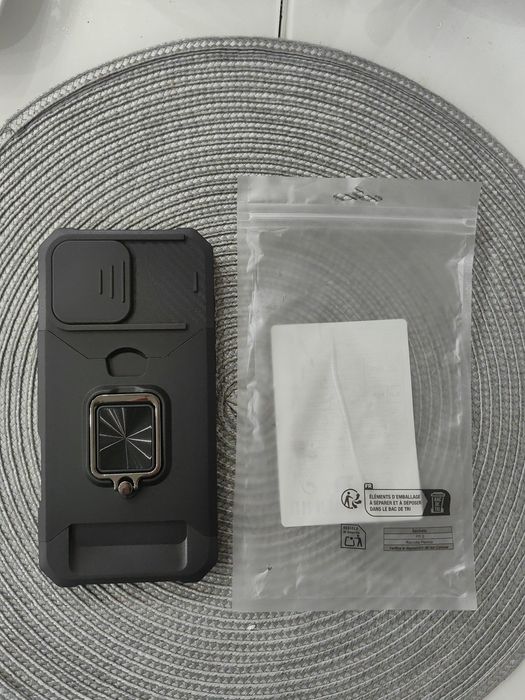 Продавам Case за Iphone 16pro max (Heavy duty)