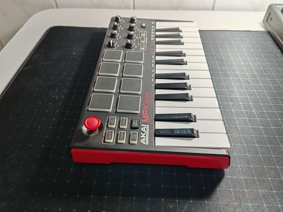 Akai Mpk Mini midi controler