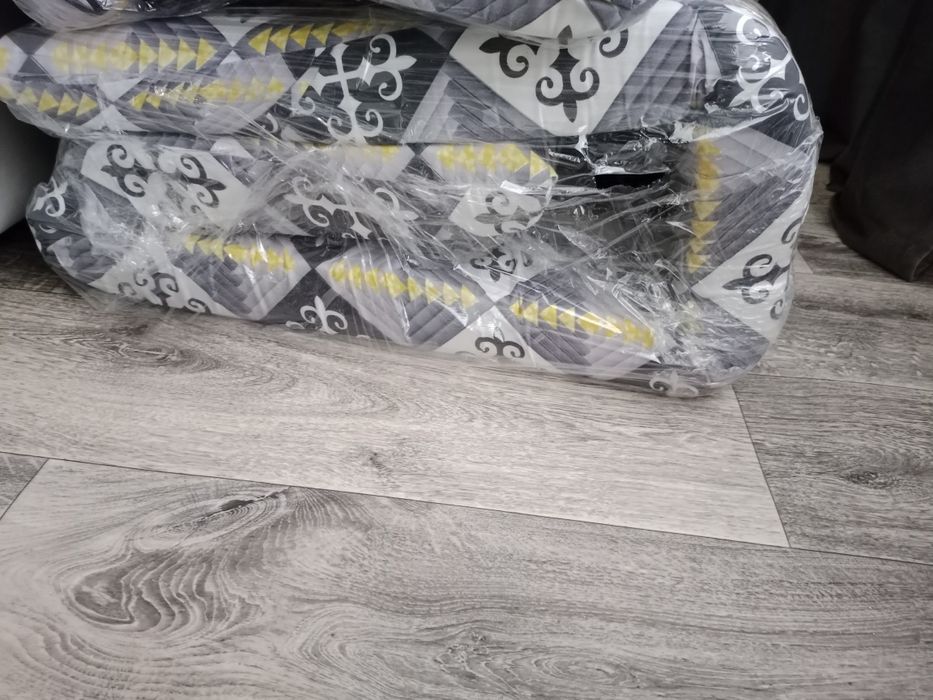 Продам матрас неплохой