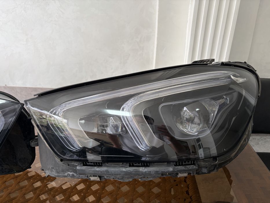 Продаётся комплект оригинальных фонарей для Mercedes GLE AMG  53 Coupe