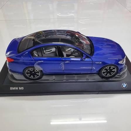 Bmw M5 F90 1:18 Norev Dealership Edition