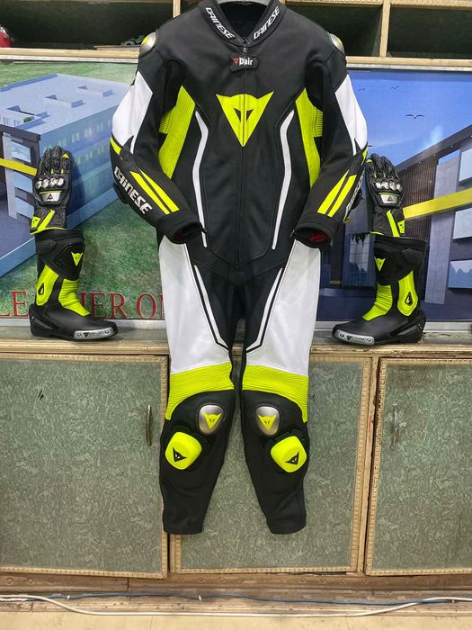 Мото Екипировка- Костюми Ботиши Ръкавици