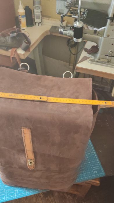 VÂND RUCSAC DIN PIELE de 3mm, cusut cu ață groasă de pielărie specială