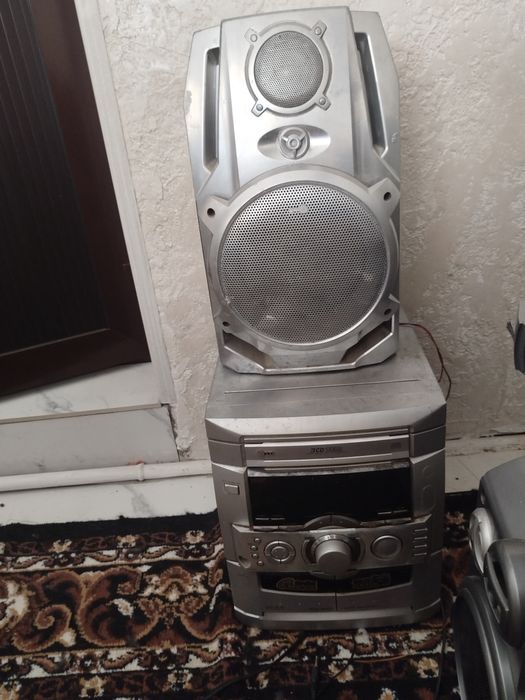 Музыкальный центр