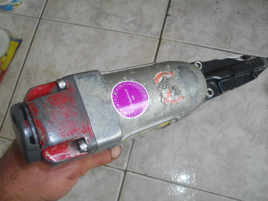 Пневматичен Такер Duo-Fast MAX за пирони до 50mm