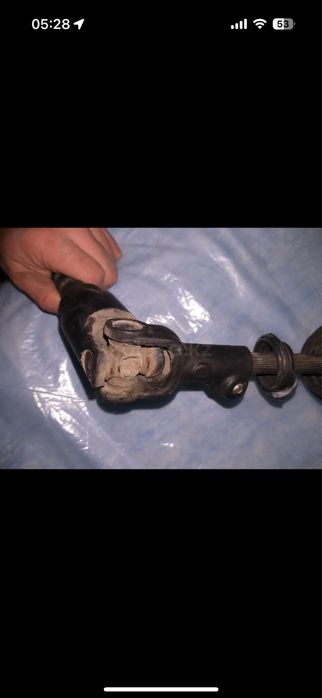 Рулевой поперечных карданый вал