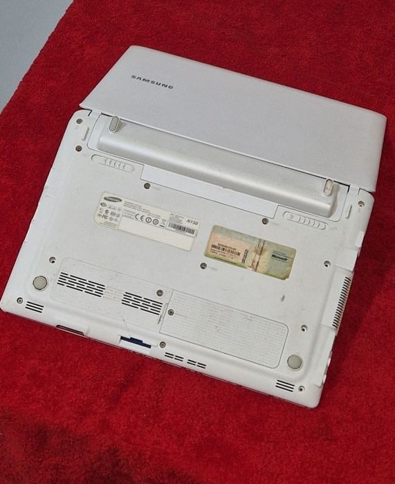 Laptop Samsung funcțional, lipsa butonul de pornire