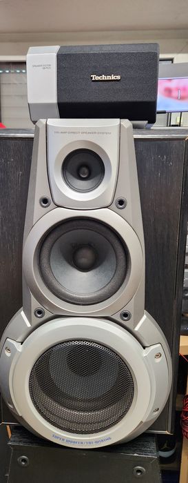 Sistem Technics cu DVD complet cu telecomandă și sateliți Surround