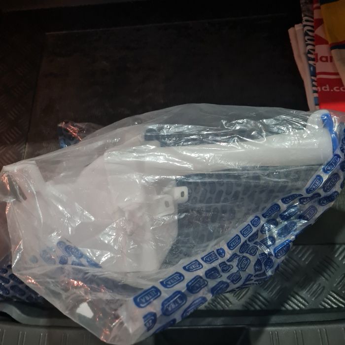 казанче за чистачки за Хюндай I 30