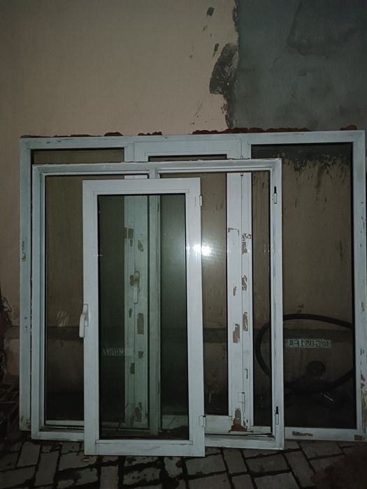 Алюминиевые рамы 2х створчатые 2 штуки, 3х створчатые 1шт