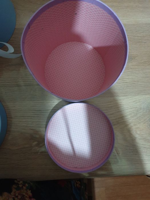 Продам  подарочную коробку