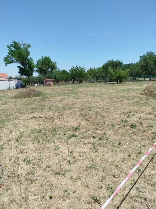 М.Ценович-продава се празно дворно място в регулация -1300кв.