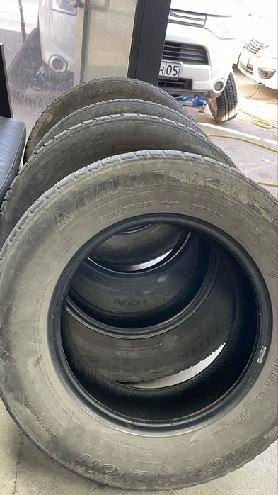 Продам зимние шины 215/70/16