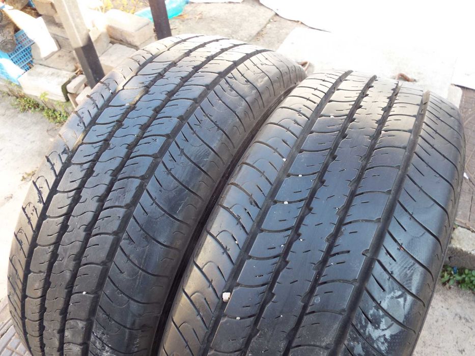 vand 2 anvelope 235/65/16C goodyear marathon pret 500ron ambele